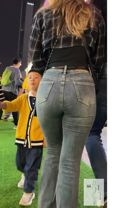 【视频】一个青春活力的时尚紧身牛仔裤宽臀女神[LC-TY94]