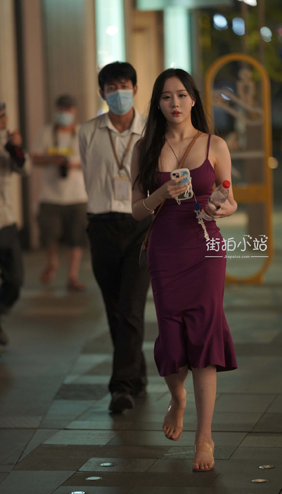 一个双瞳剪水的极品裹臀裙宽臀靓女[JN-84EO]