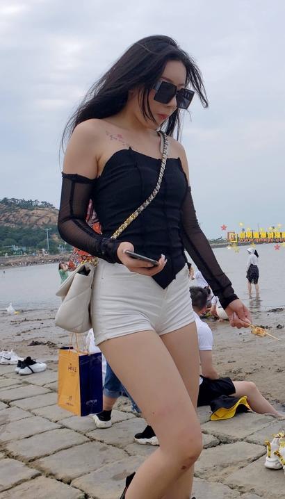 偶遇妍姿艳质的时髦热裤丰臀女孩[DV-I0GU]