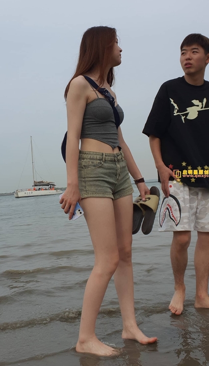 抓拍玉质天成的时髦热裤长腿女神[KE-22T5]