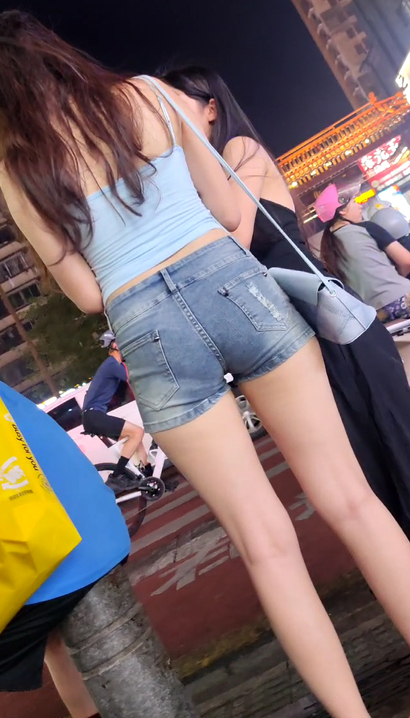 【视频】抓拍秀外慧中的极品热裤宽臀美女[VQ-3D56]