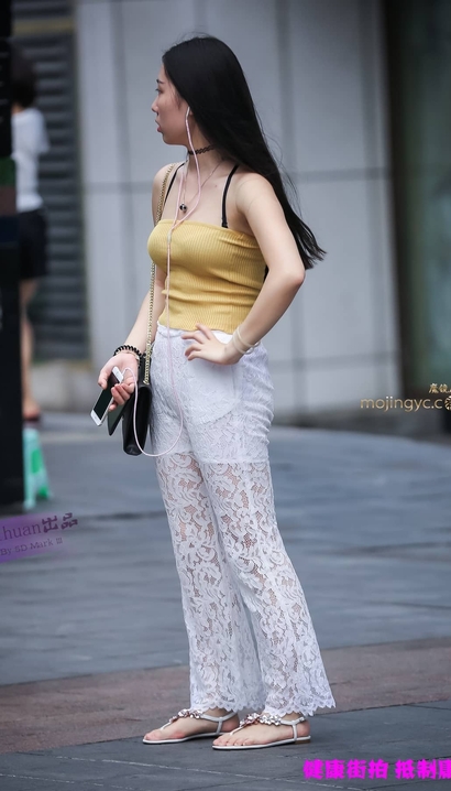 偶遇妍姿艳质的时尚雅致服饰翘臀御姐[VH-NL0K]