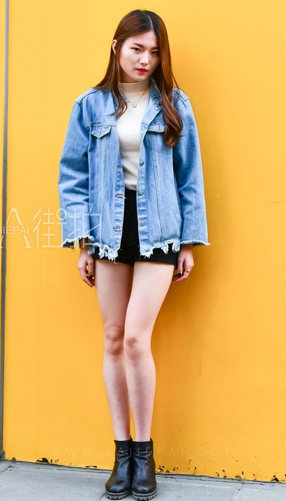 一位如琬似花的潮流热裤长腿靓女[XA-KT31]
