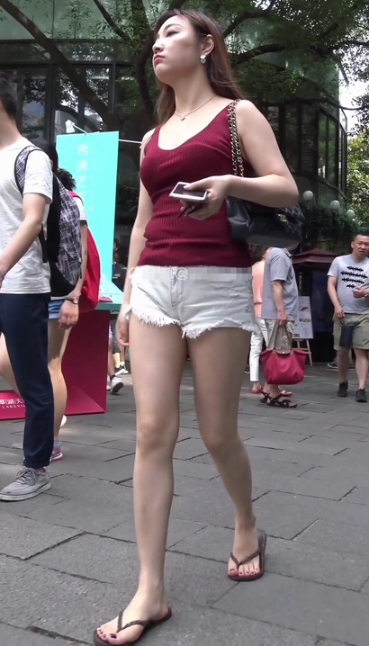 【视频】一位语笑嫣然的气质热裤美腿女孩[QX-5F0K]