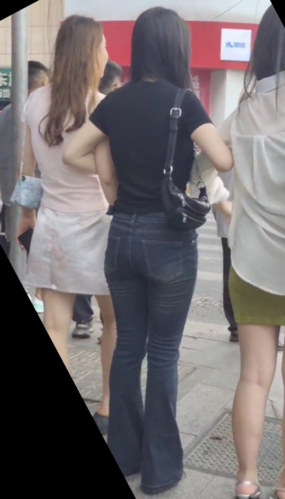 【视频】一位闭月羞花的前卫牛仔裤翘臀女孩[LU-NBR2]