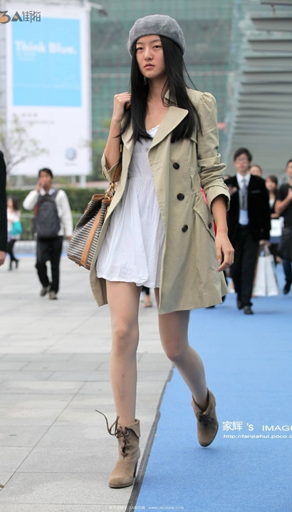 街拍倾国倾城的气质小短裙长腿女生[LQ-9P81]